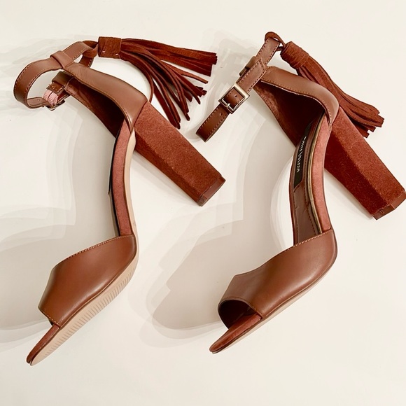 WHBM SUEDE TASSEL CHUNKY HEELS - Picture 6 of 12